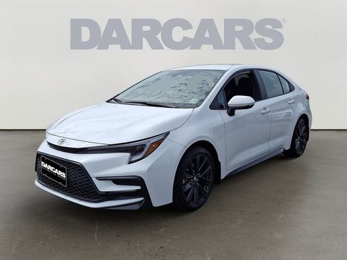 Used 2023 Toyota Corolla SE FWD image 3