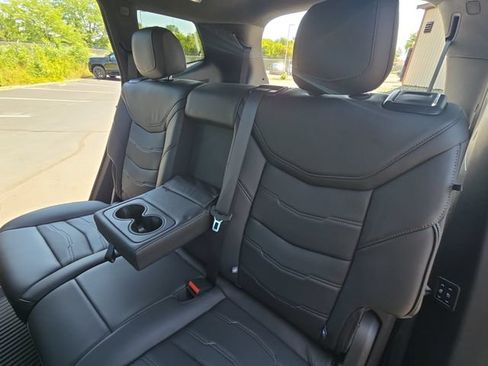 Used 2025 Cadillac XT6 Premium Luxury w/ Platinum Package AWD/4WD image 19