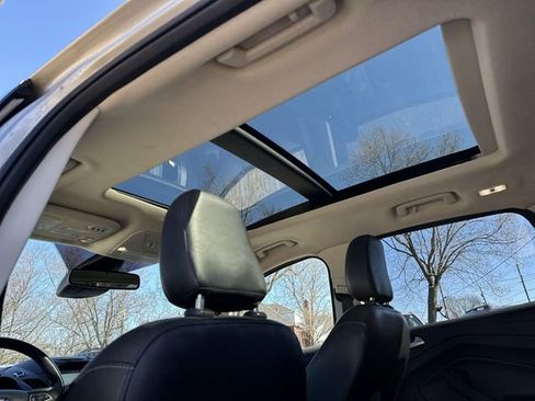 Used 2018 Ford Escape Titanium w/ Ford Safe & Smart Package image 18