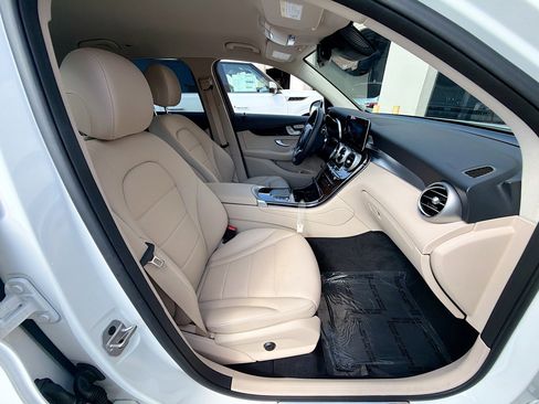 Used 2022 Mercedes-Benz GLC 300 w/ Premium Package Lite image 30