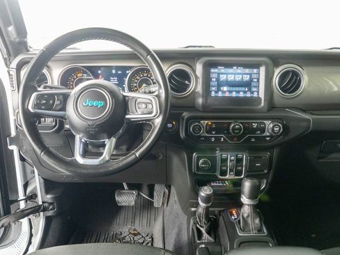 Used 2021 Jeep Wrangler Unlimited Sahara image 12