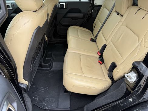 Used 2018 Jeep Wrangler Unlimited Rubicon w/ LED Lighting Group image 11