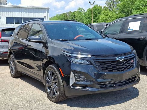 Used 2024 Chevrolet Equinox RS FWD image 2