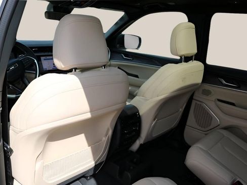 New 2026 Jeep Grand Cherokee L Limited image 15