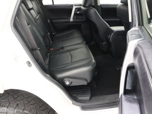Used 2016 Toyota 4Runner Limited AWD/4WD image 38