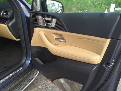 Certified 2024 Mercedes-Benz GLS 450 4MATIC image 11