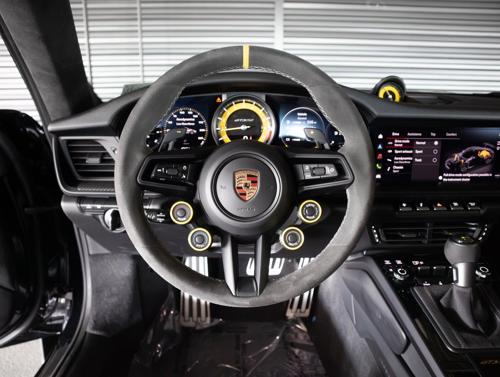 Certified 2024 Porsche 911 GT3 RS RWD image 15