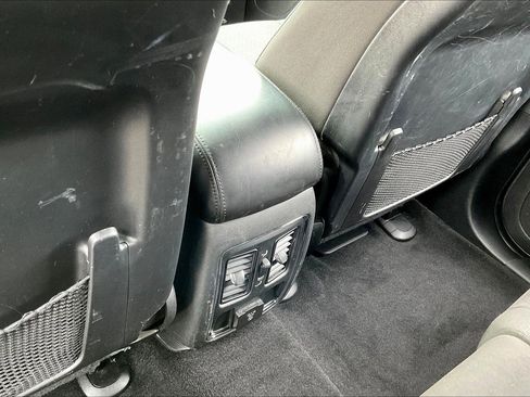 Used 2021 Jeep Grand Cherokee Laredo w/ Security & Convenience Group image 12