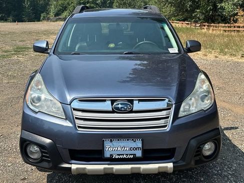 Used 2014 Subaru Outback 3.6R Limited w/ Moonroof Package AWD/4WD image 3