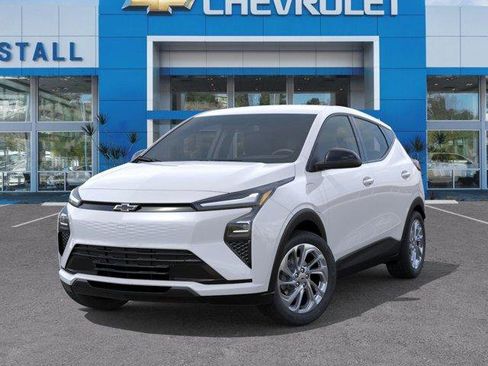 Used 2027 Chevrolet Bolt LT FWD image 6