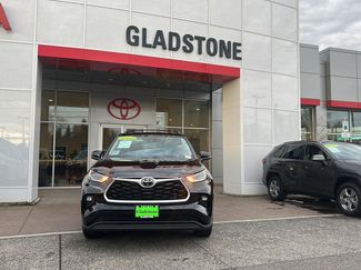 Used 2023 Toyota Highlander LE video 1