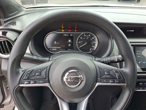 Certified 2020 Nissan Kicks SV image 20