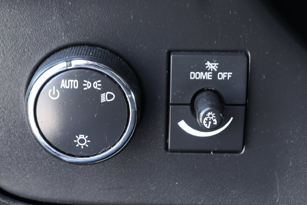Used 2020 Chevrolet Express 3500 w/ Chrome Appearance Package RWD image 19