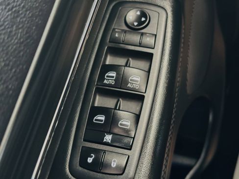 Used 2020 Jeep Grand Cherokee Limited AWD/4WD image 38