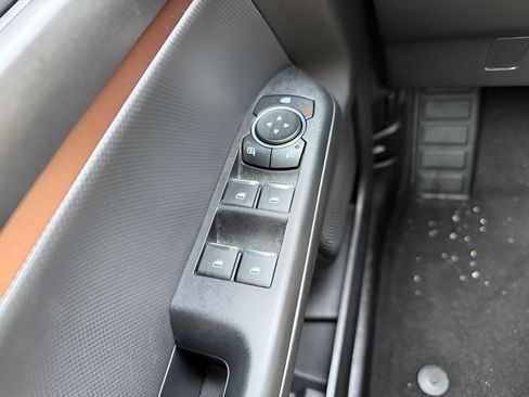 Certified 2025 Ford Bronco Sport Outer Banks w/ Outer Banks Tech Package+ AWD/4WD image 24