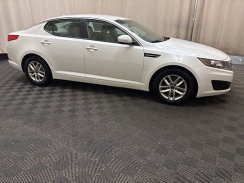 Used 2011 Kia Optima LX w/ Convenience Pkg image 4