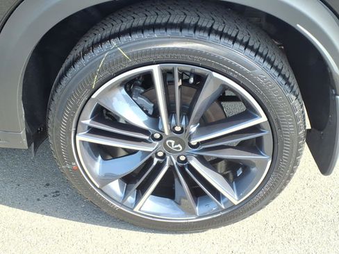 New 2025 INFINITI QX55 Essential image 7