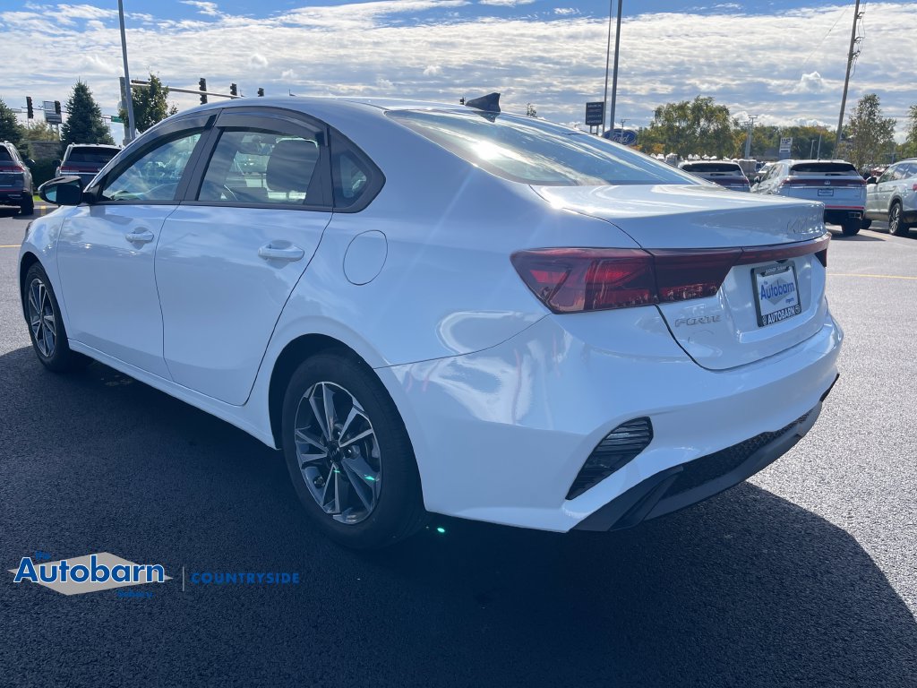 Used 2023 Kia Forte LXS w/ LXS Technology Package FWD image 3