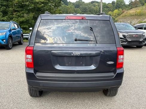 Used 2014 Jeep Patriot Latitude w/ Sun/Sound Group AWD/4WD image 4