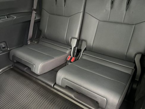 Used 2025 Lexus GX 550 w/ Cold Area Package image 14