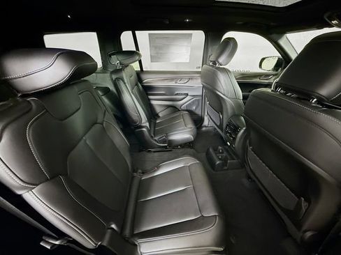 New 2025 Jeep Grand Cherokee L Limited image 29