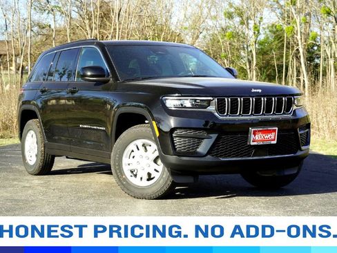 New 2025 Jeep Grand Cherokee Laredo image 1