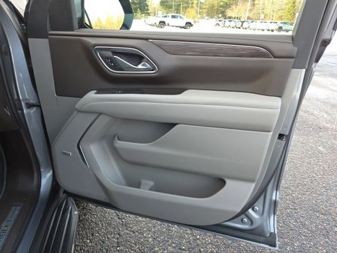 Used 2022 Chevrolet Suburban LT image 51