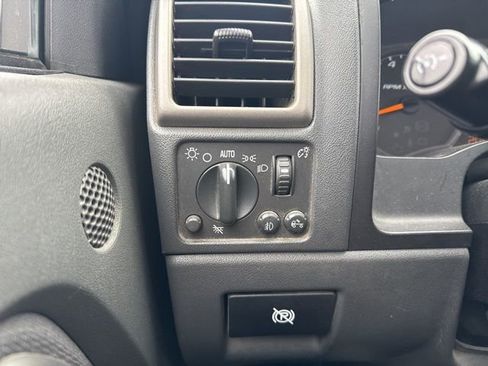 Used 2005 Chevrolet Colorado LS image 27