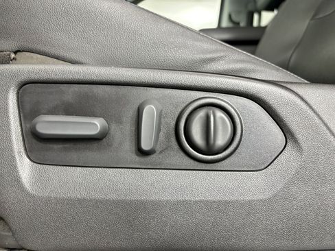 Used 2022 Chevrolet Silverado 2500 LTZ w/ Z71 Off-Road Package image 12