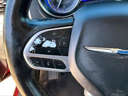 Used 2019 Chrysler 300 Limited image 22