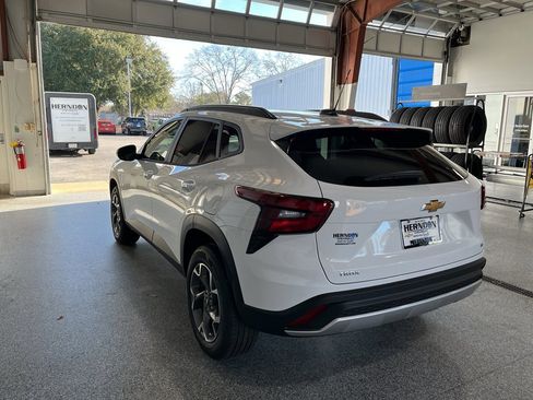 New 2026 Chevrolet Trax LT FWD image 6