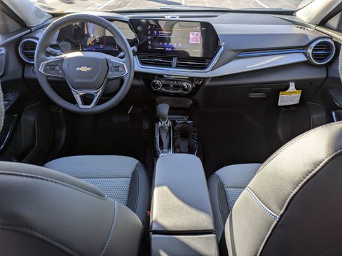 New 2026 Chevrolet Trax LT image 18