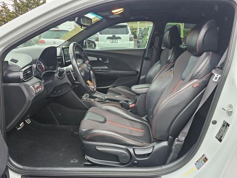 Used 2020 Hyundai Veloster Turbo image 18