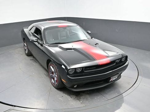 Used 2013 Dodge Challenger SXT RWD image 34