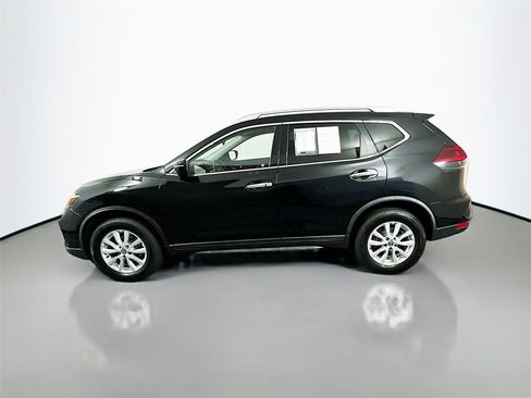 Used 2019 Nissan Rogue SV image 4