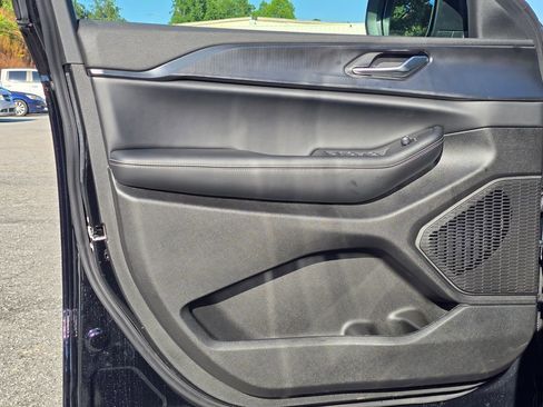 New 2025 Jeep Grand Cherokee Laredo X w/ Luxury Tech Group I image 38