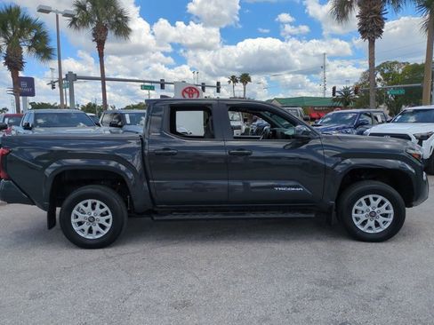 Certified 2024 Toyota Tacoma SR5 AWD/4WD image 4