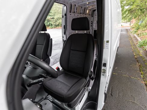 Used 2022 Mercedes-Benz Sprinter 2500 image 12