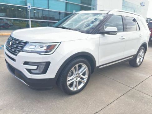Certified 2017 Ford Explorer Limited image 1