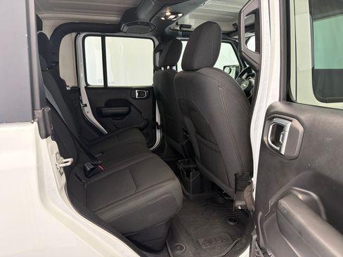 Used 2021 Jeep Gladiator Sport AWD/4WD image 11