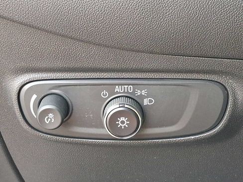 Used 2023 Chevrolet Equinox LT AWD/4WD image 24