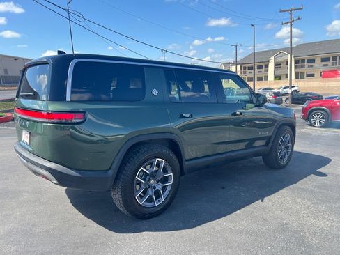 Used 2025 Rivian R1S Adventure Dual AWD/4WD image 3