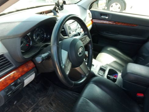 Used 2010 Subaru Outback 2.5i Limited AWD/4WD image 33