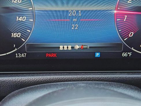 New 2025 Mercedes-Benz GLB 250 image 10