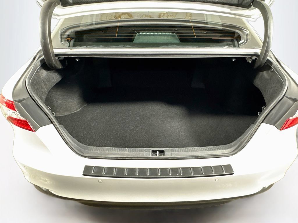Used 2019 Toyota Camry XLE w/ Driver Assist Package FWD image 32