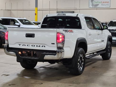 Used 2022 Toyota Tacoma TRD Off-Road AWD/4WD image 8