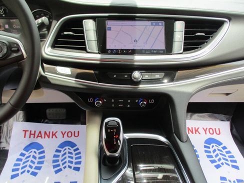 Used 2020 Buick Enclave Essence w/ LPO, Luxury Package FWD image 17