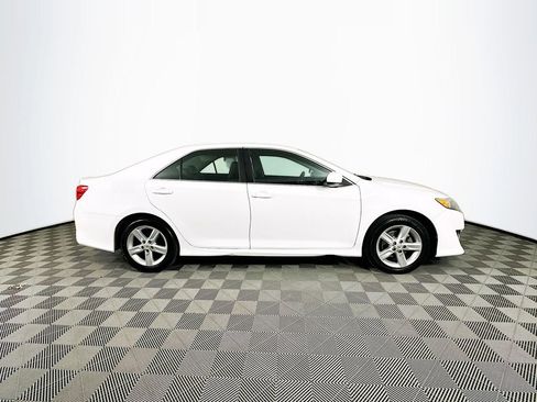 Used 2013 Toyota Camry SE image 11