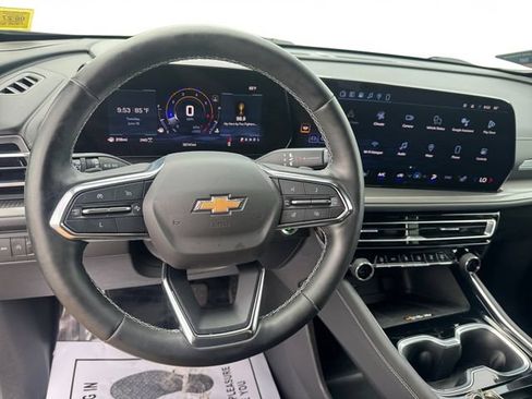 Used 2024 Chevrolet Traverse LT AWD/4WD image 12