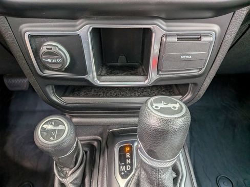 Used 2020 Jeep Wrangler Sport AWD/4WD image 23